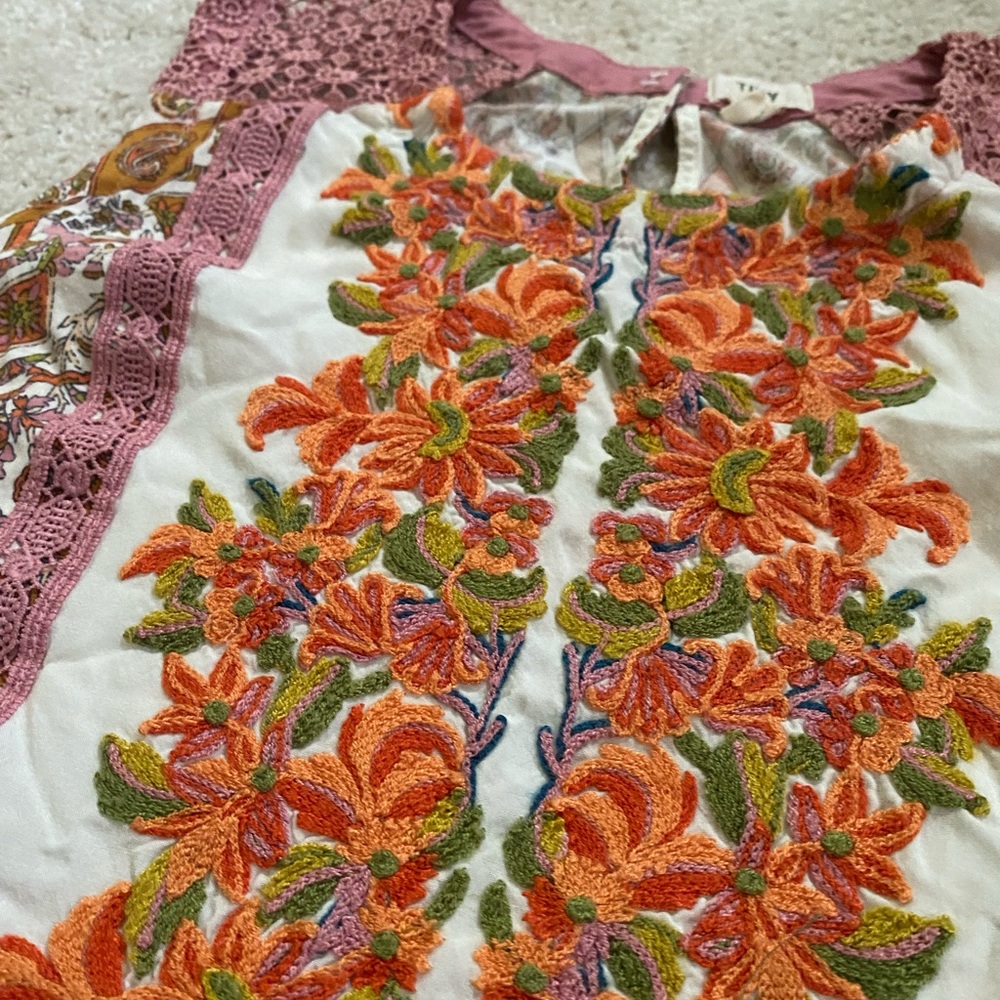 Embroidered “TINY” Small Sleeveless Blouse